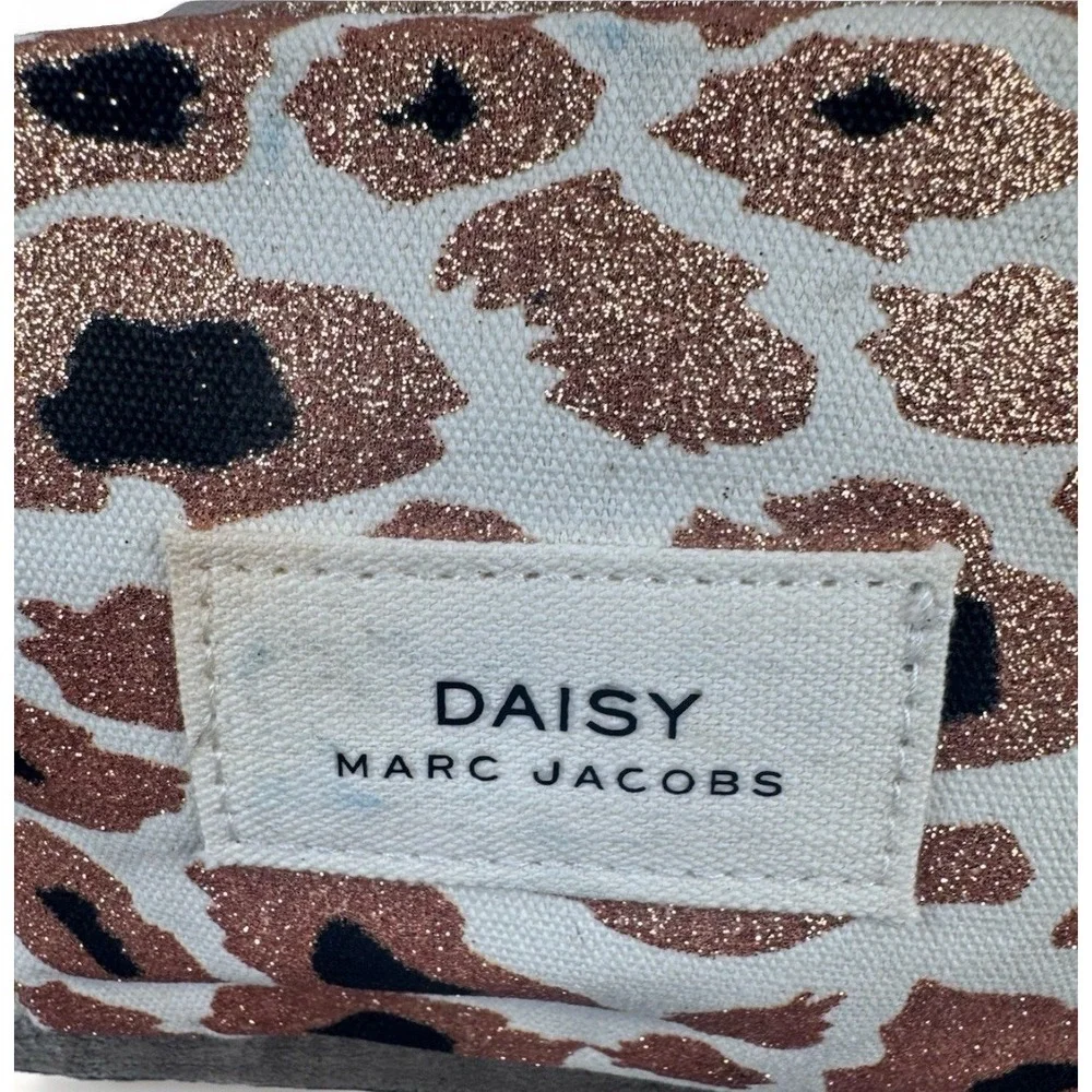 MARC JACOBS DAISY Cosmetic‎ Bag & Essentials Pouch CHEETAH print 7